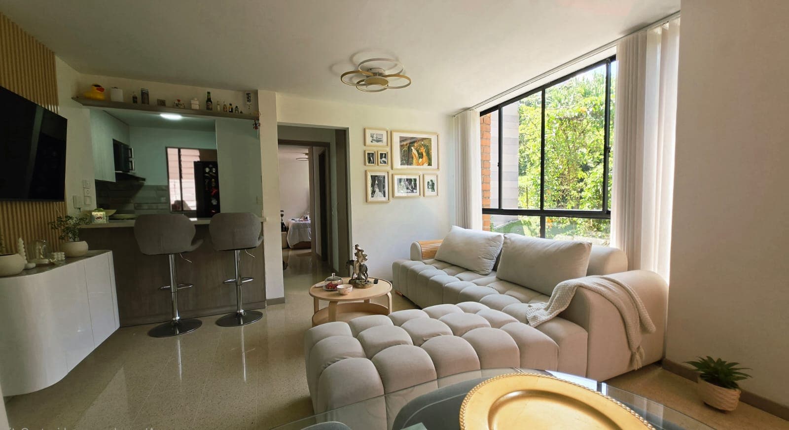 Apartaestudio en arriendo en El Poblado, Medellín — foto 1 de 13