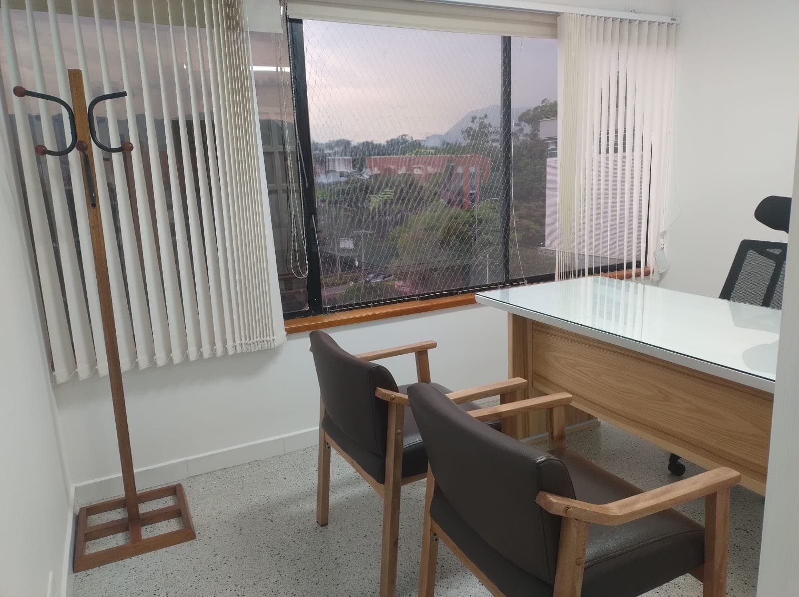 Consultorio en arriendo en El Poblado, Medellín — foto 1 de 6