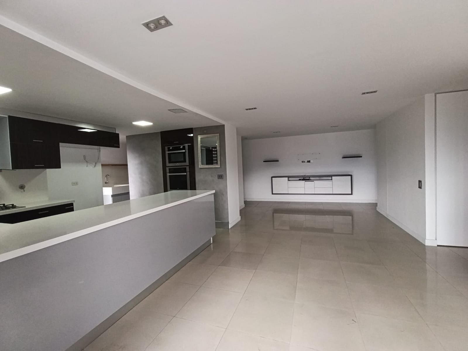 Apartamento en arriendo en Santa María De Los Ángeles, El Poblado, Medellín — foto 3 de 18