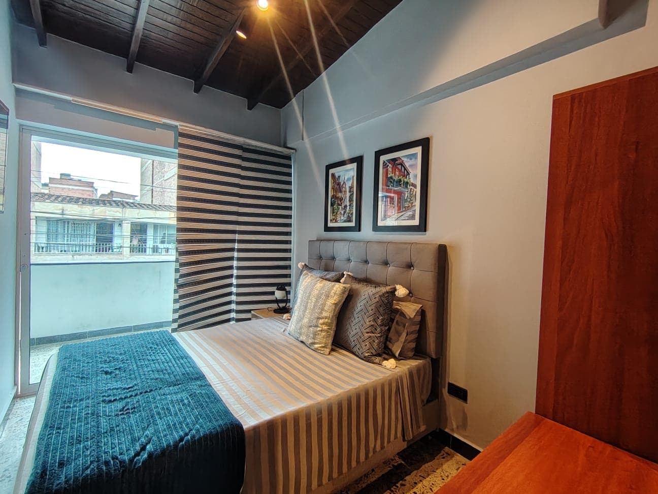 Casa Comercial en arriendo en Bolivariana, Laureles, Medellín — foto 2 de 17
