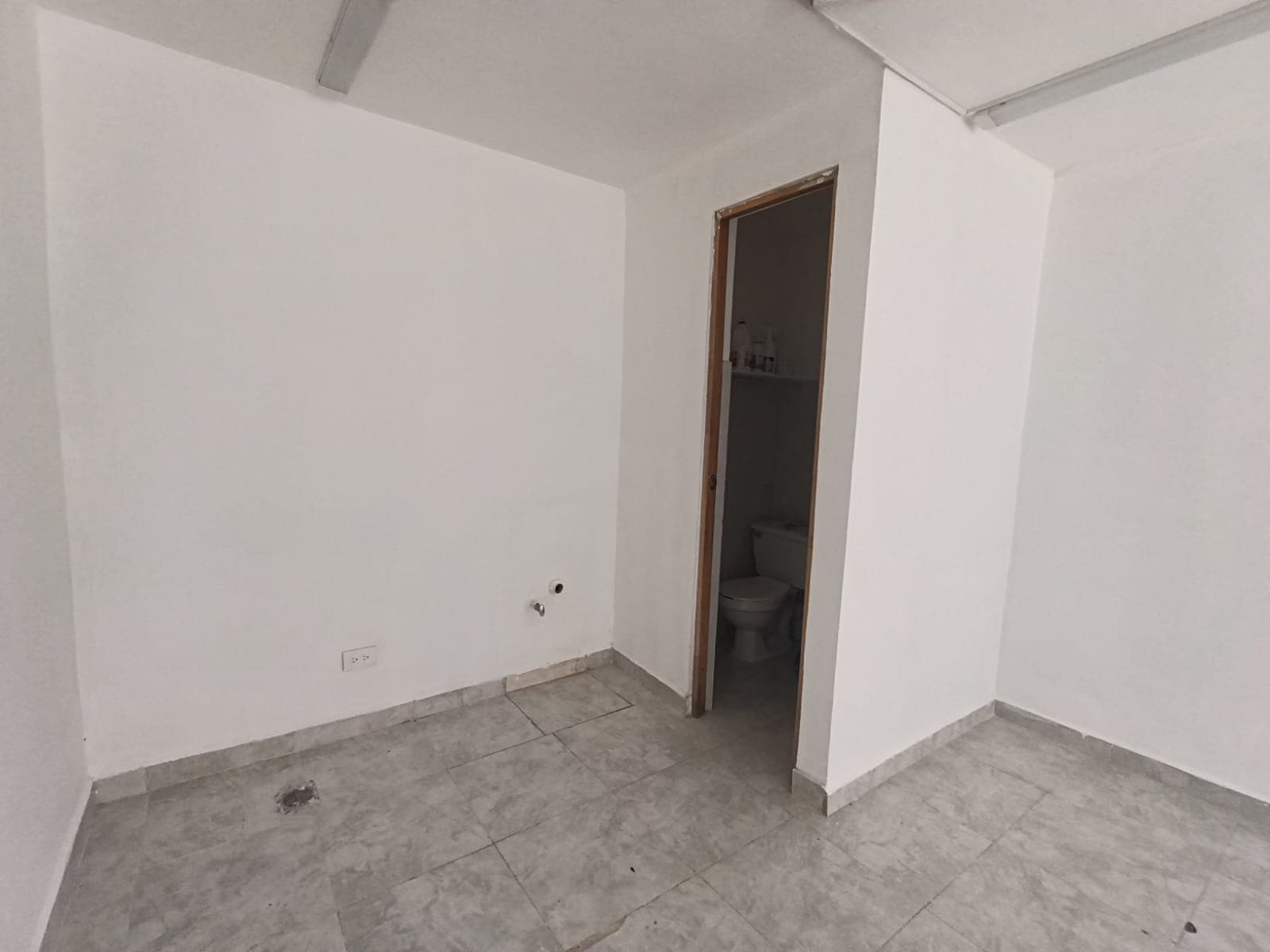 Local en arriendo en Los Naranjos, Envigado — foto 3 de 5