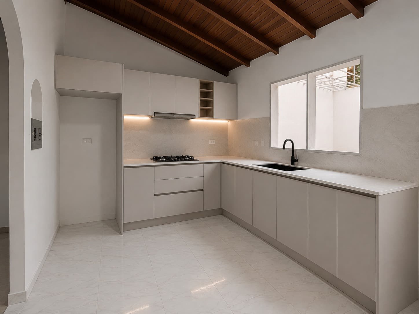 Casa Comercial en arriendo en Lorena, Laureles, Medellín — foto 1 de 17