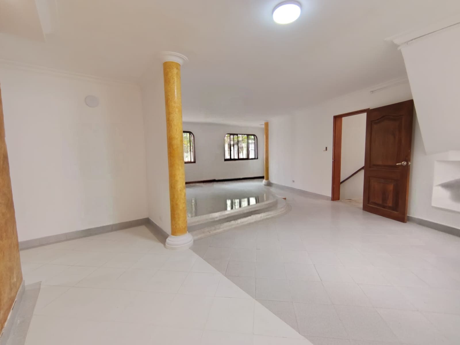 Casa Comercial en arriendo en Lorena, Laureles, Medellín — foto 3 de 17