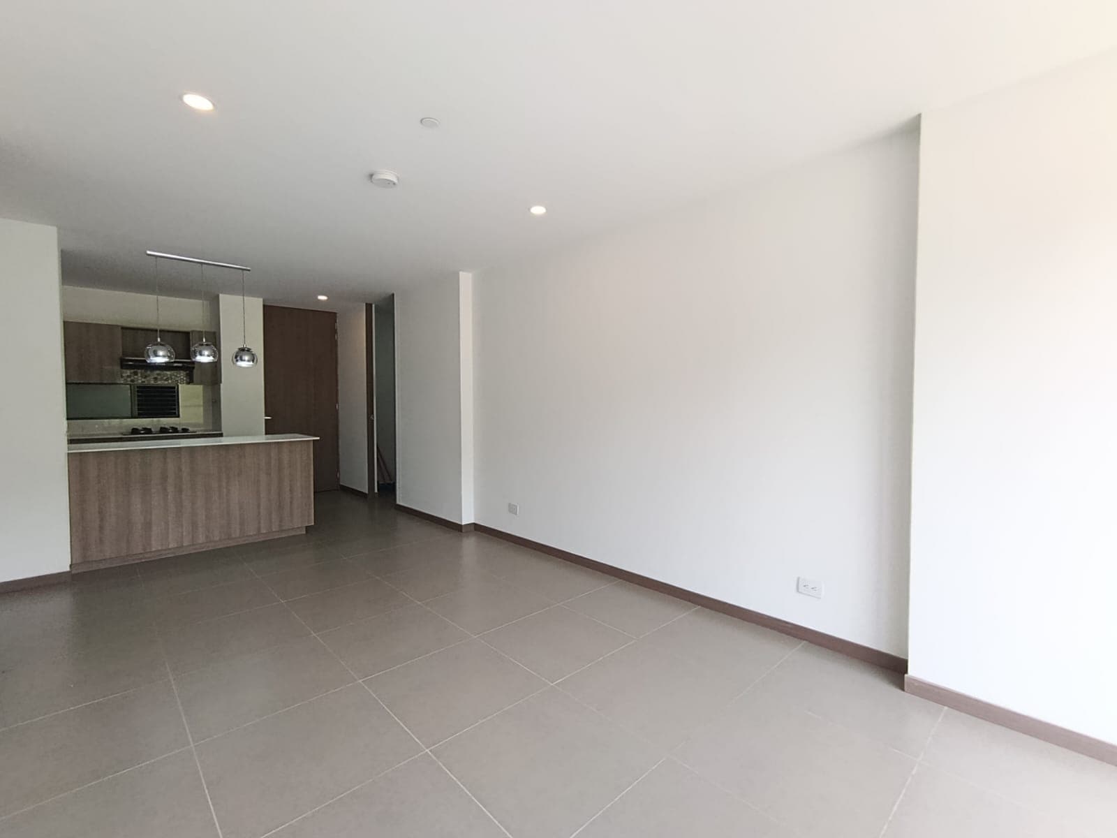 Apartamento en arriendo en Loma De Las Brujas, Envigado — foto 1 de 20