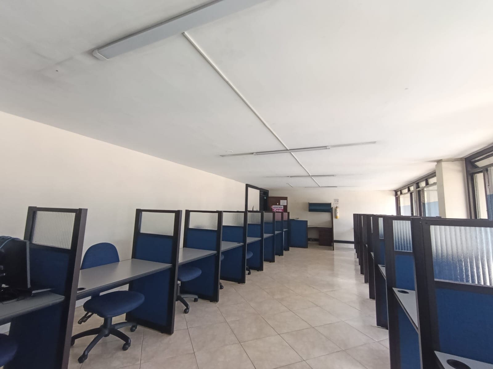 Oficina en arriendo en La Candelaria, Centro, Medellín — foto 2 de 10