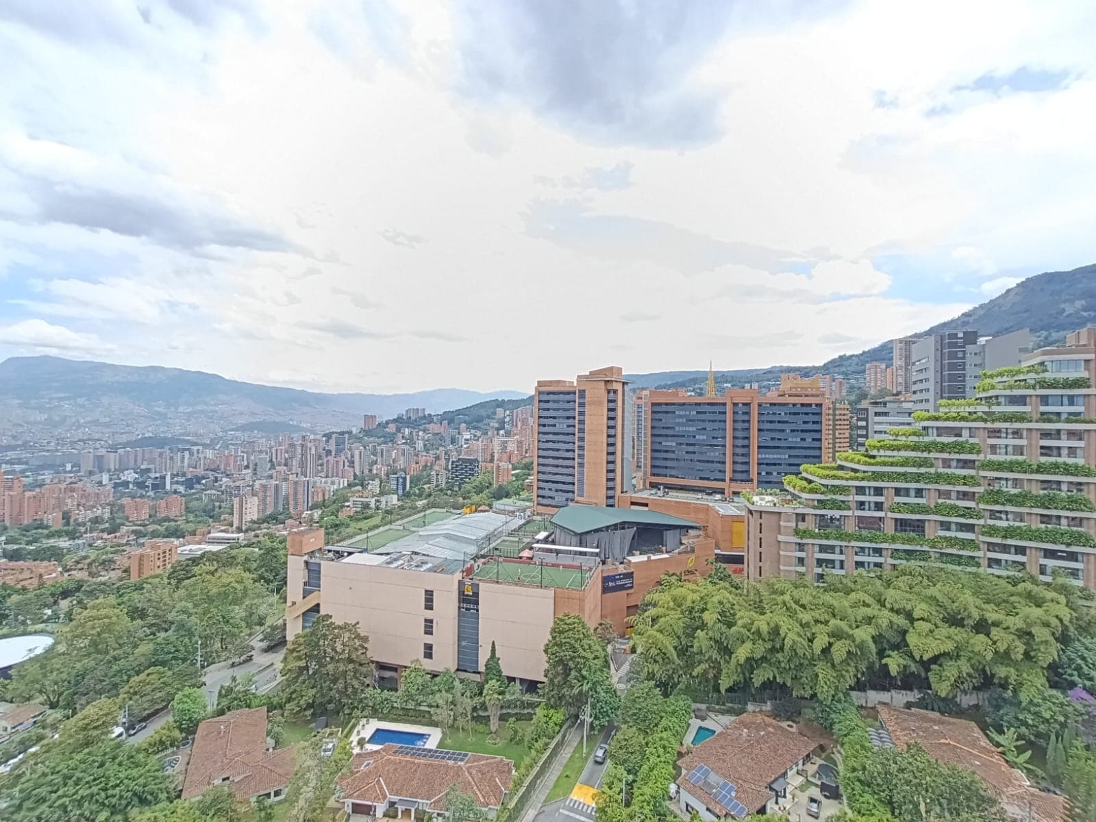 Apartamento en arriendo en El Tesoro, El Poblado, Medellín — foto 1 de 20
