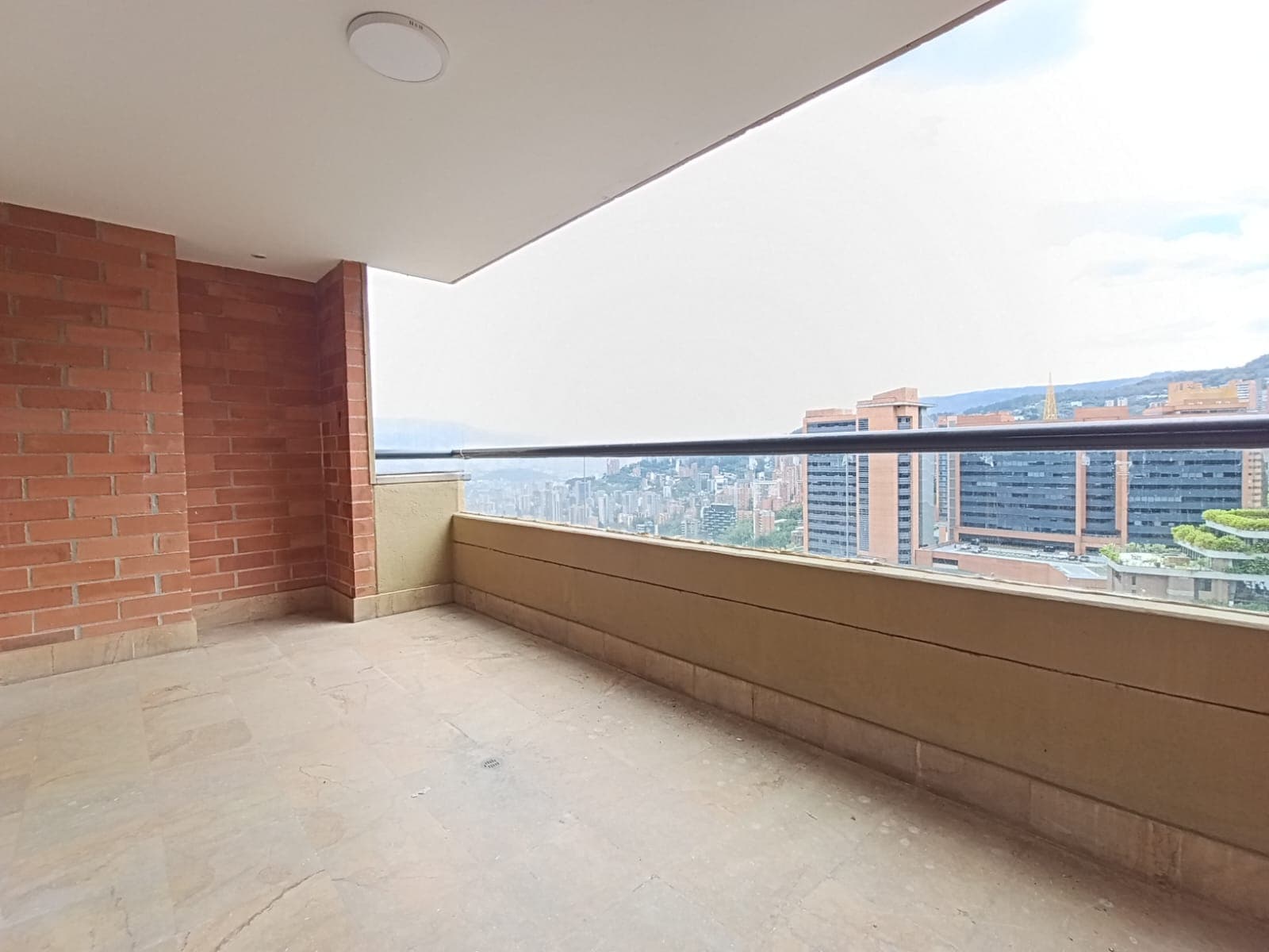 Apartamento en arriendo en El Tesoro, El Poblado, Medellín — foto 2 de 20