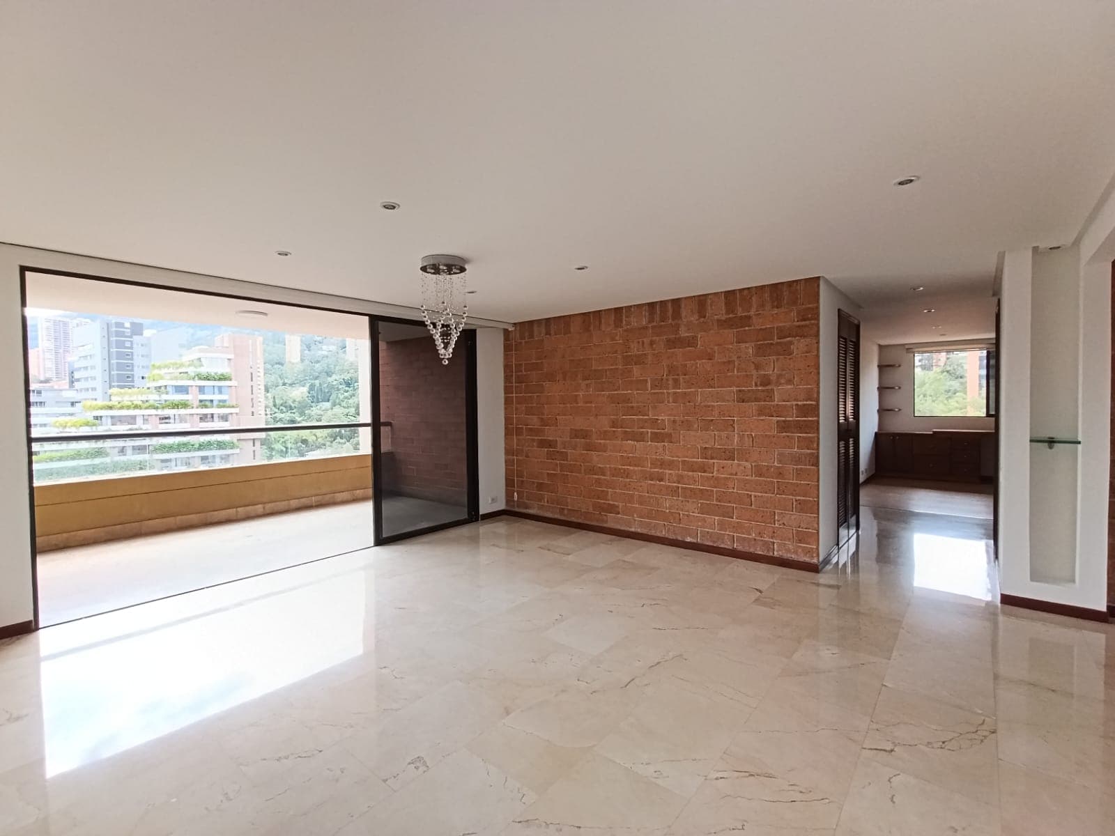 Apartamento en arriendo en El Tesoro, El Poblado, Medellín — foto 3 de 20