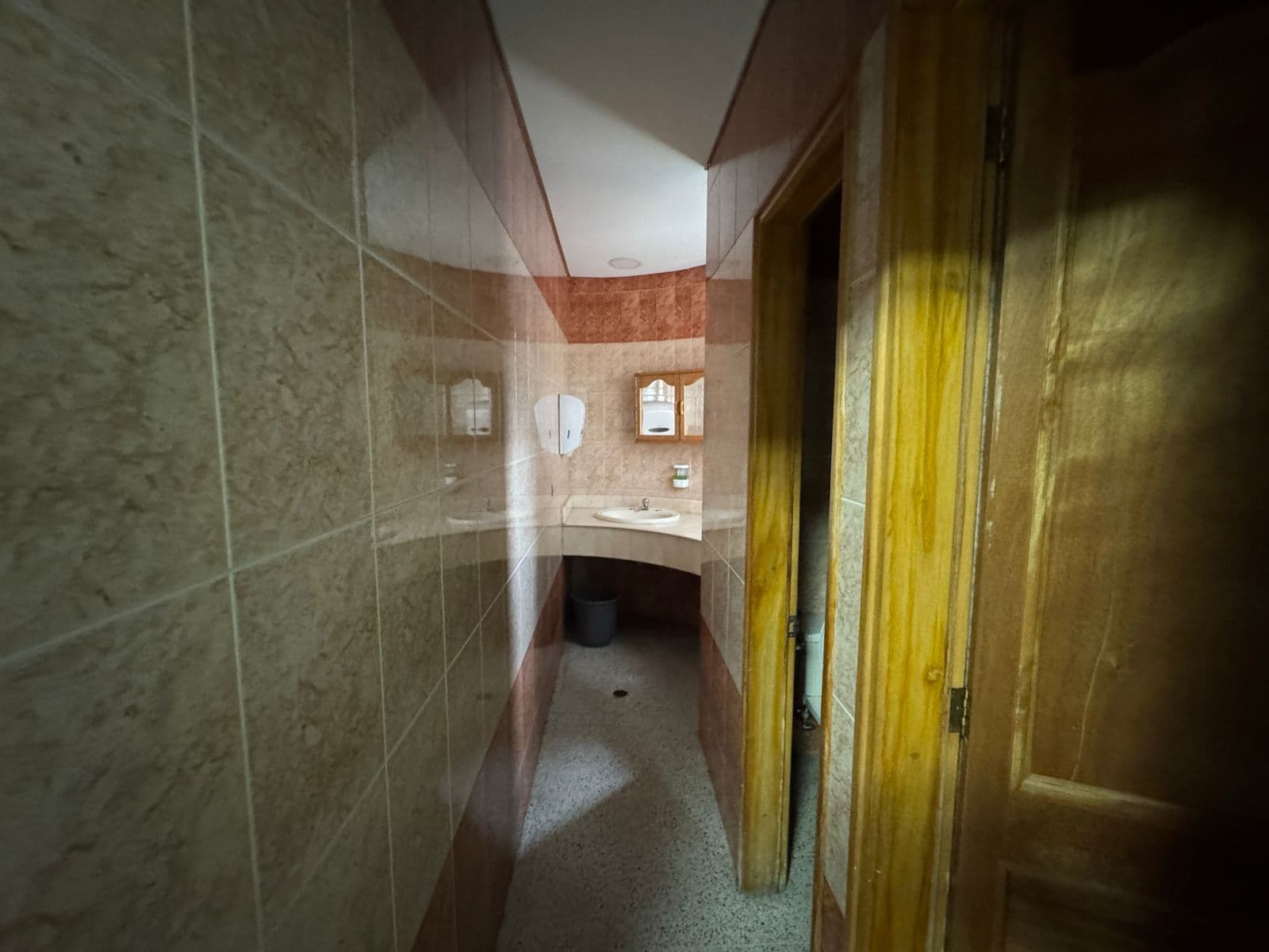 Oficina en arriendo en Barrio Colombia, El Poblado, Medellín — foto 3 de 20