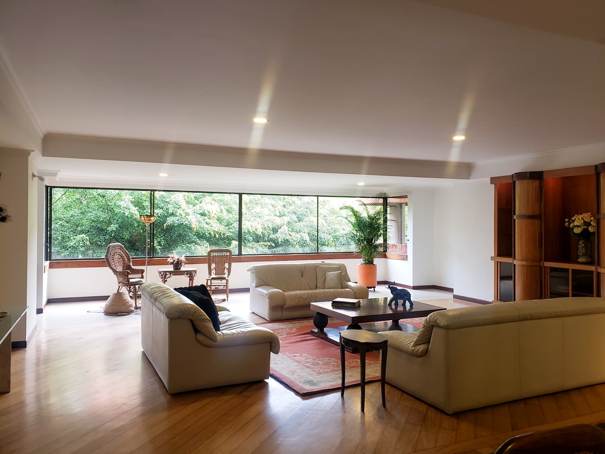 Apartamento en arriendo en Los Balsos, El Poblado, Medellín — foto 1 de 20