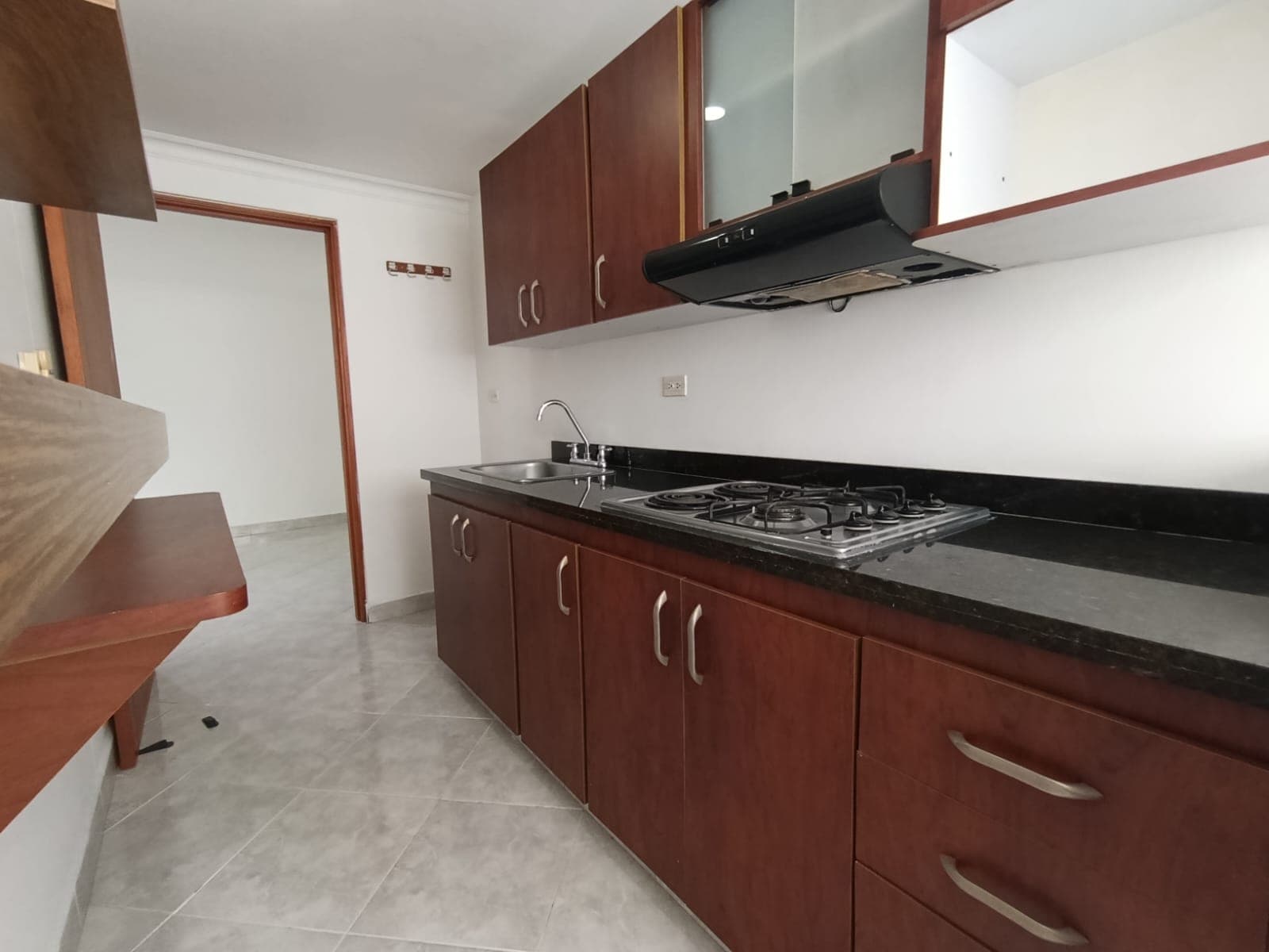 Apartamento en arriendo en Los Balsos, El Poblado, Medellín — foto 3 de 12