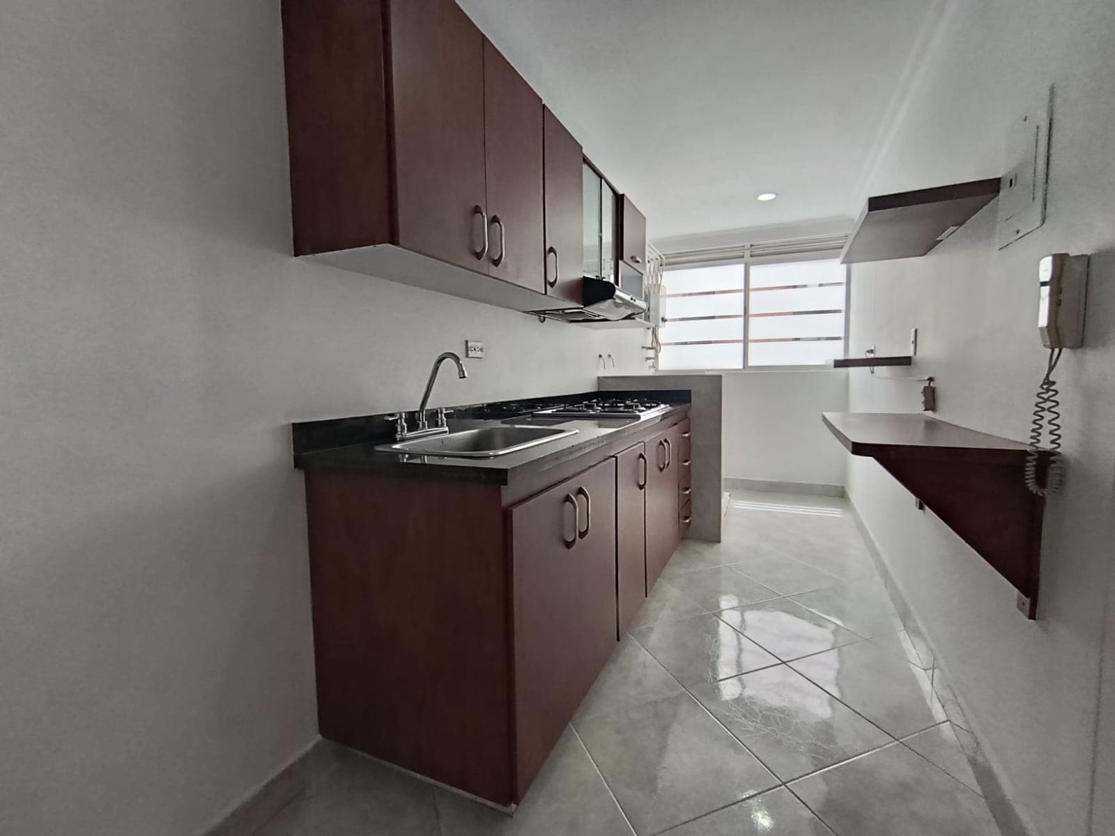 Apartamento en arriendo en Los Balsos, El Poblado, Medellín — foto 4 de 12