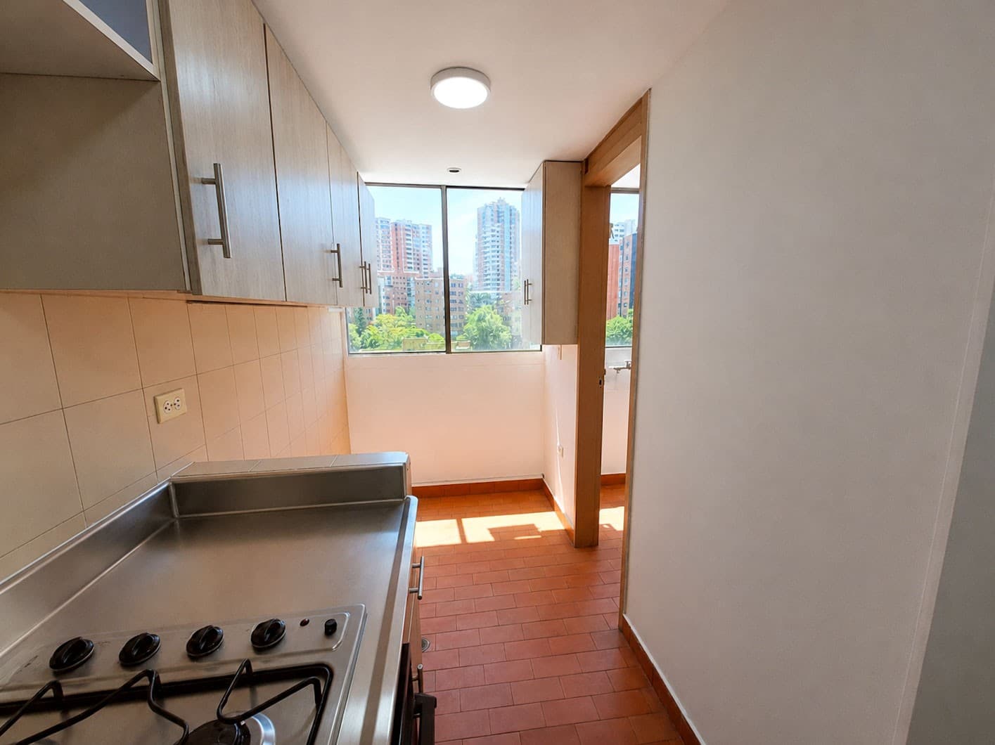 Apartamento en arriendo en La Frontera, El Poblado, Medellín — foto 3 de 20
