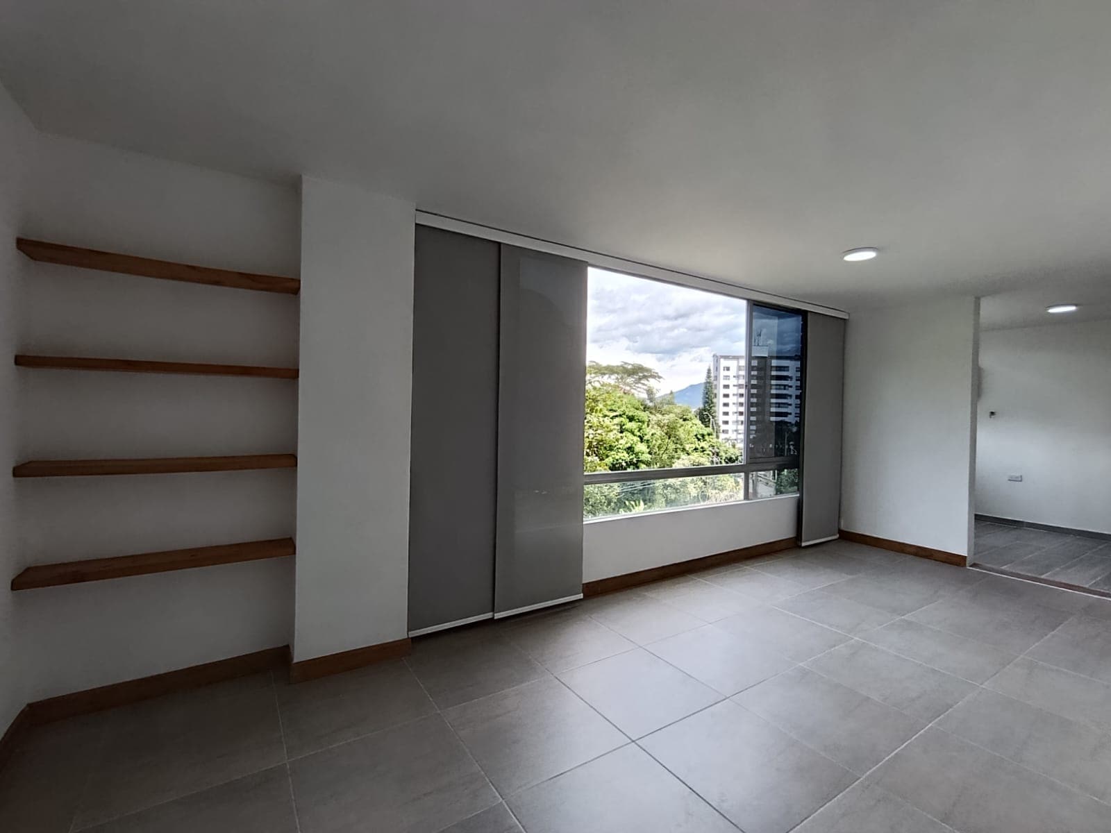 Apartamento en arriendo en Los Balsos, El Poblado, Medellín — foto 5 de 10