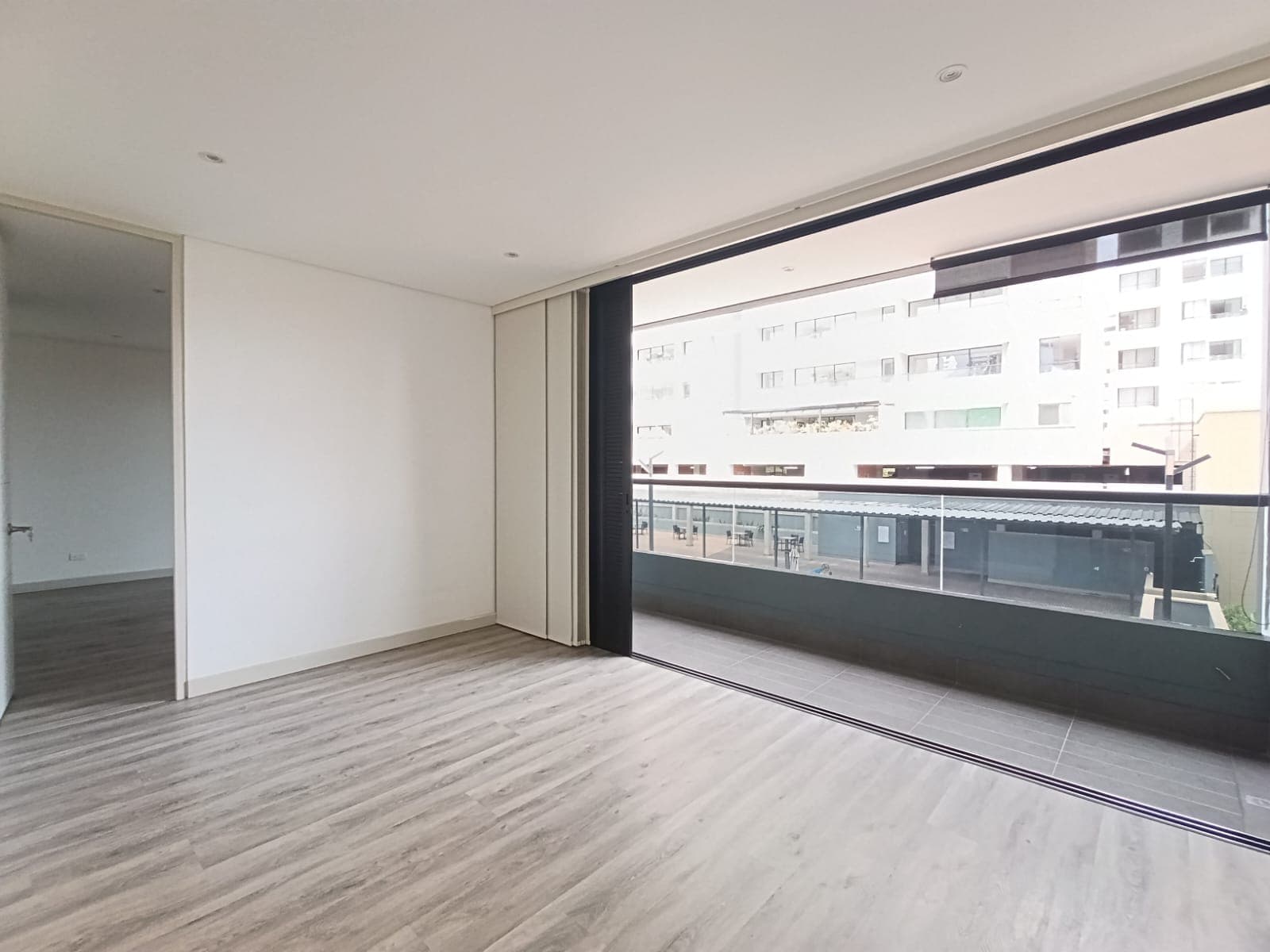 Apartamento en arriendo en Los Balsos, El Poblado, Medellín — foto 2 de 14