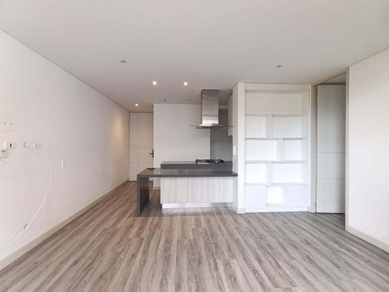 Apartamento en arriendo en Los Balsos, El Poblado, Medellín — foto 4 de 14