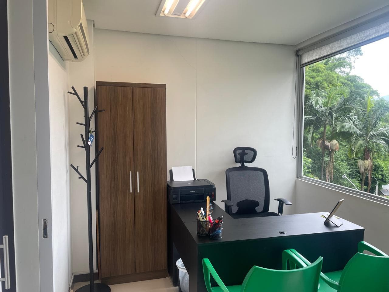 Oficina en arriendo en Castropol, El Poblado, Medellín — foto 3 de 13