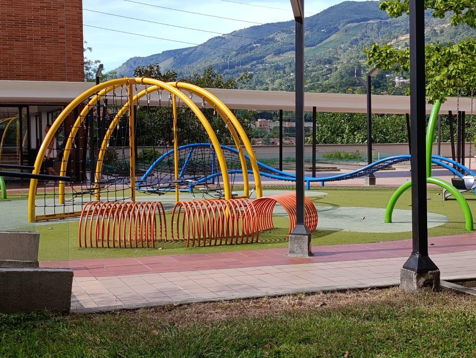 Apartaestudio en arriendo en Loma Del Escobero, Envigado — foto 1 de 14