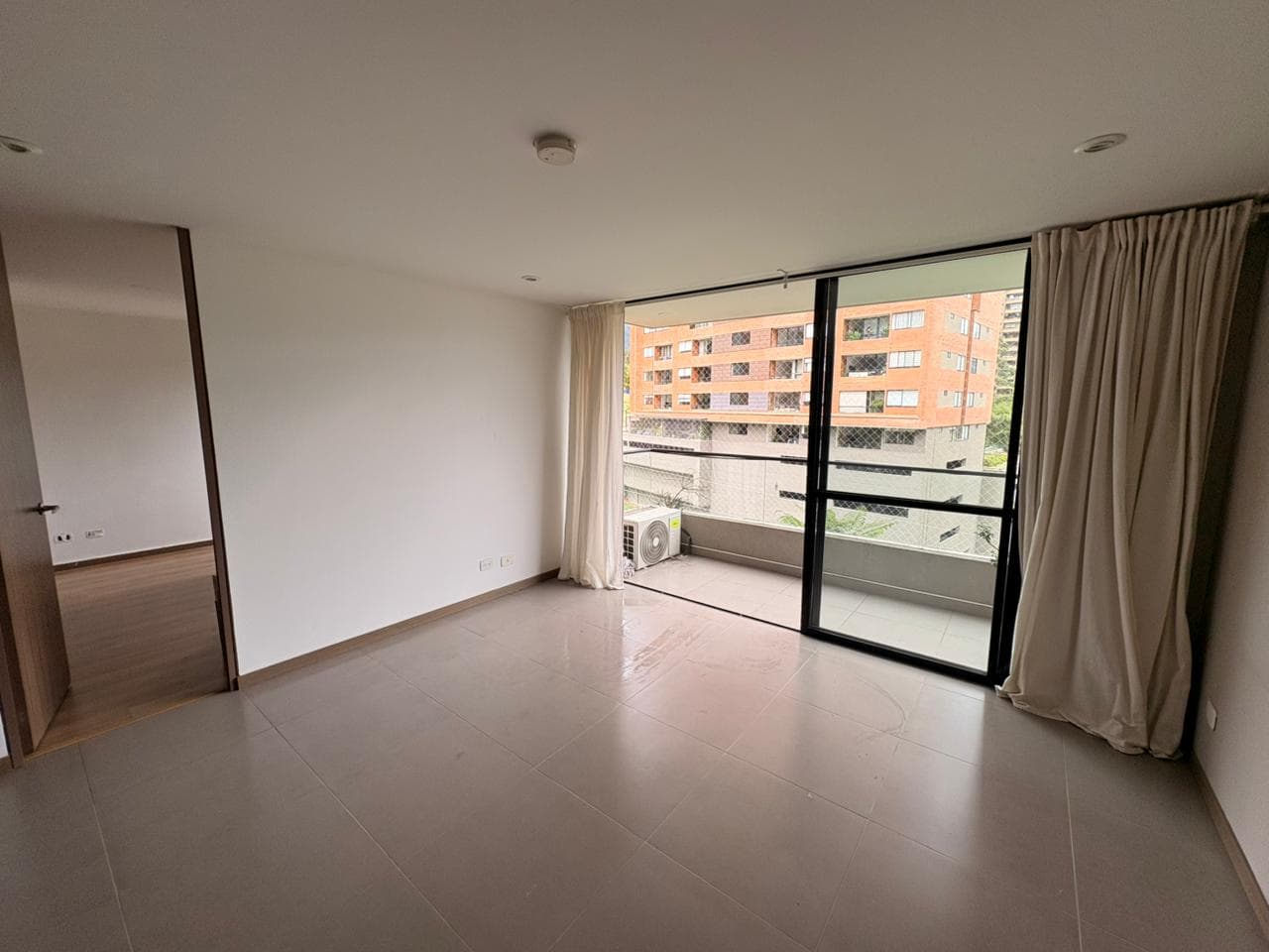 Apartaestudio en arriendo en Loma Del Escobero, Envigado — foto 5 de 14
