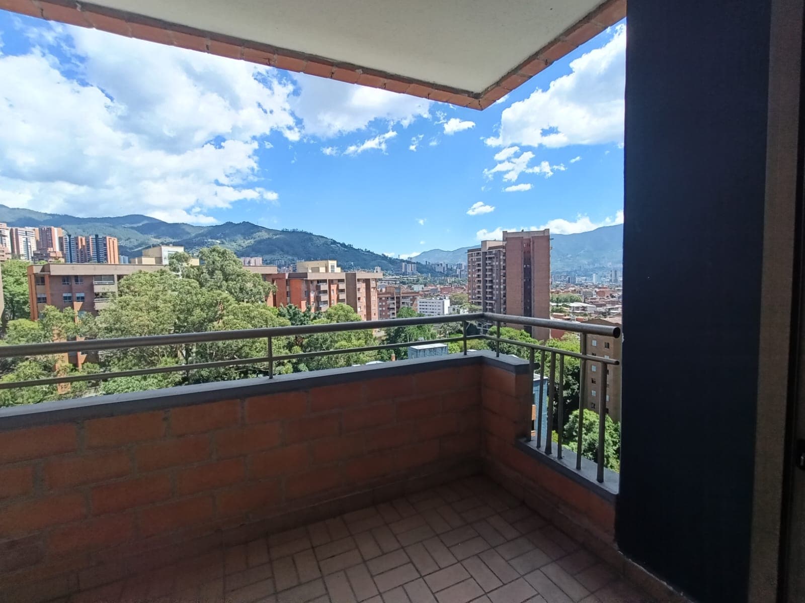 Apartamento en arriendo en Las Cometas, Envigado — foto 3 de 20