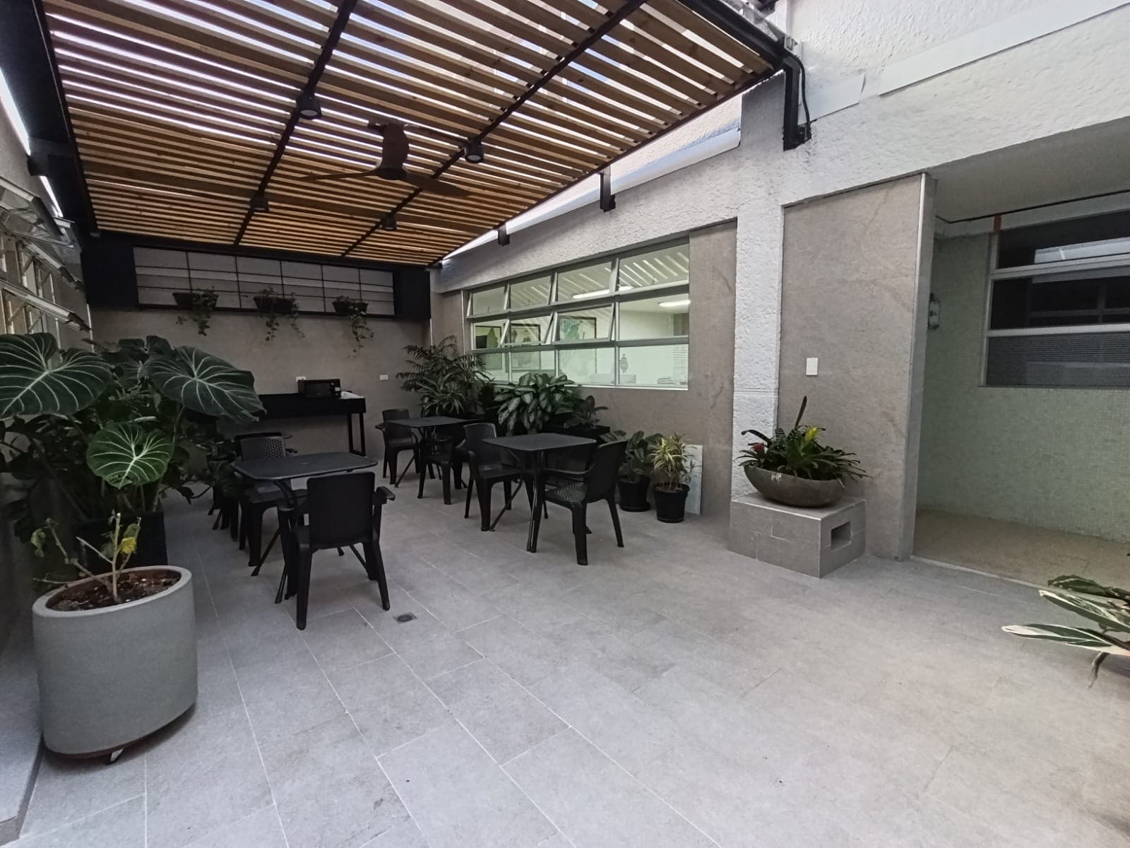 Oficina en arriendo en Parque De, Envigado — foto 1 de 7