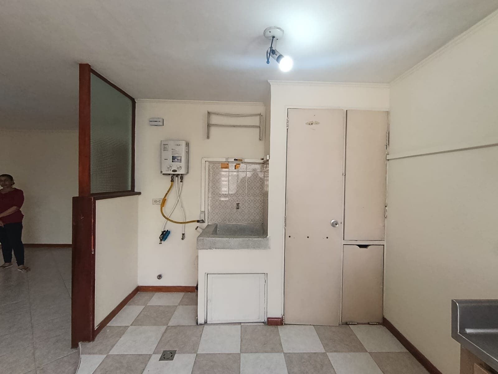 Apartaestudio en arriendo en Conquistadores, Laureles, Medellín — foto 3 de 15