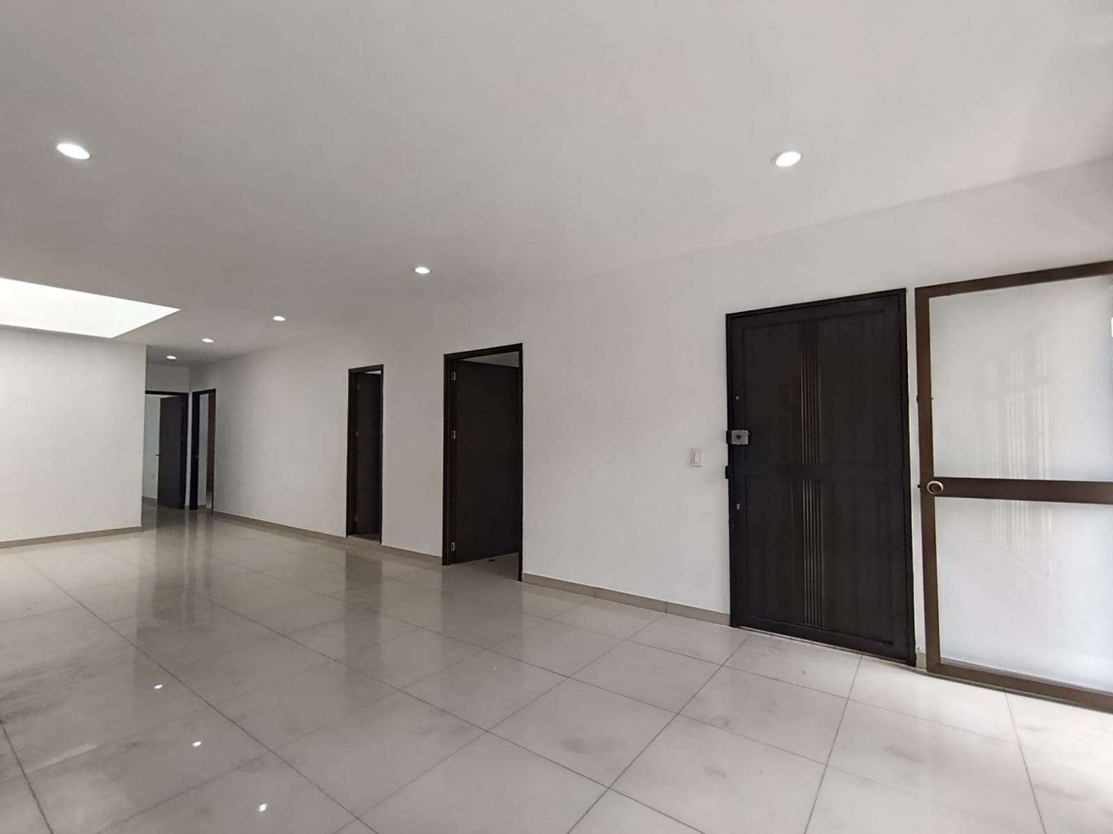 Oficina en arriendo en Laureles Medellín — foto 1 de 20