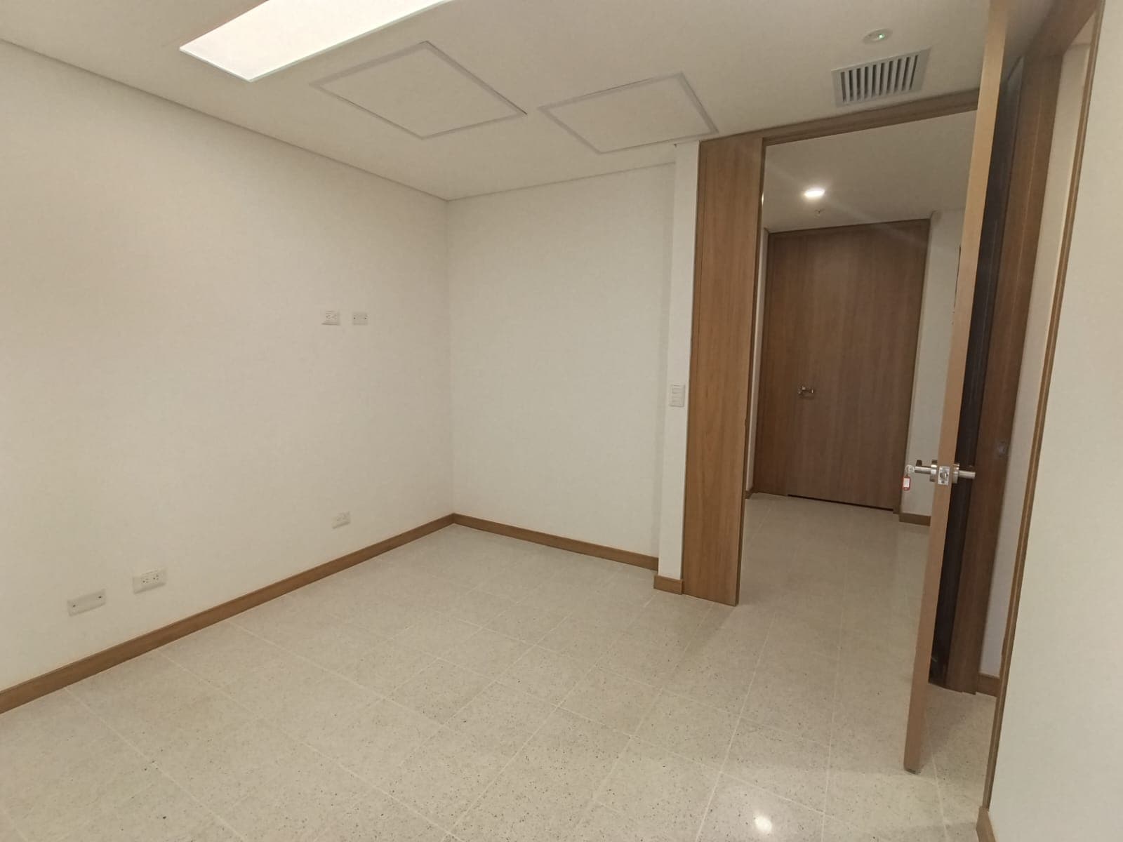 Consultorio en arriendo en Los Pinos, La America, Medellín — foto 5 de 15