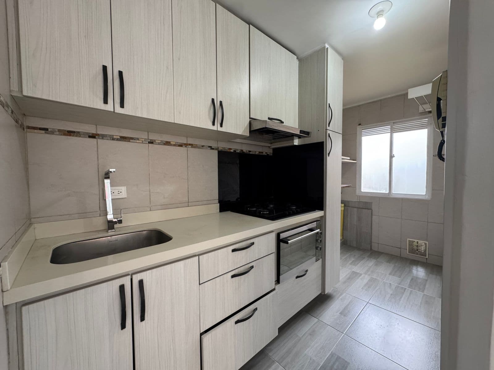 Apartamento en arriendo en Hayuelos, Fontibon, Bogotá, D.c. — foto 3 de 14