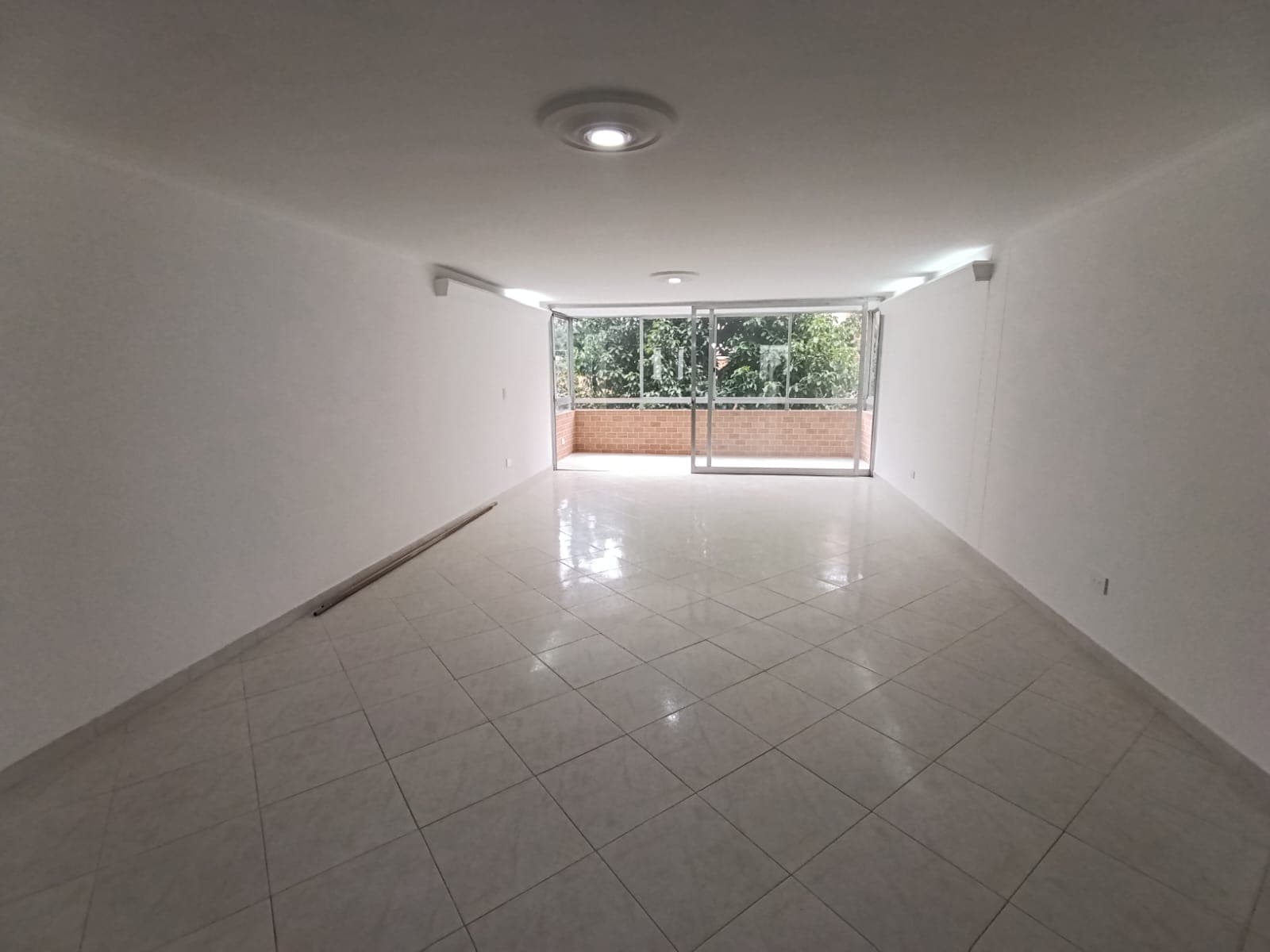 Apartamento en arriendo en Laureles, Medellín — foto 1 de 16