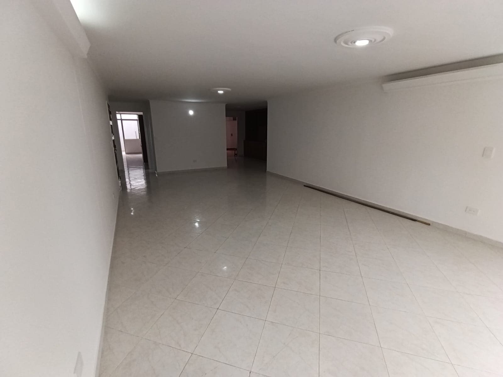 Apartamento en arriendo en Laureles, Medellín — foto 2 de 16
