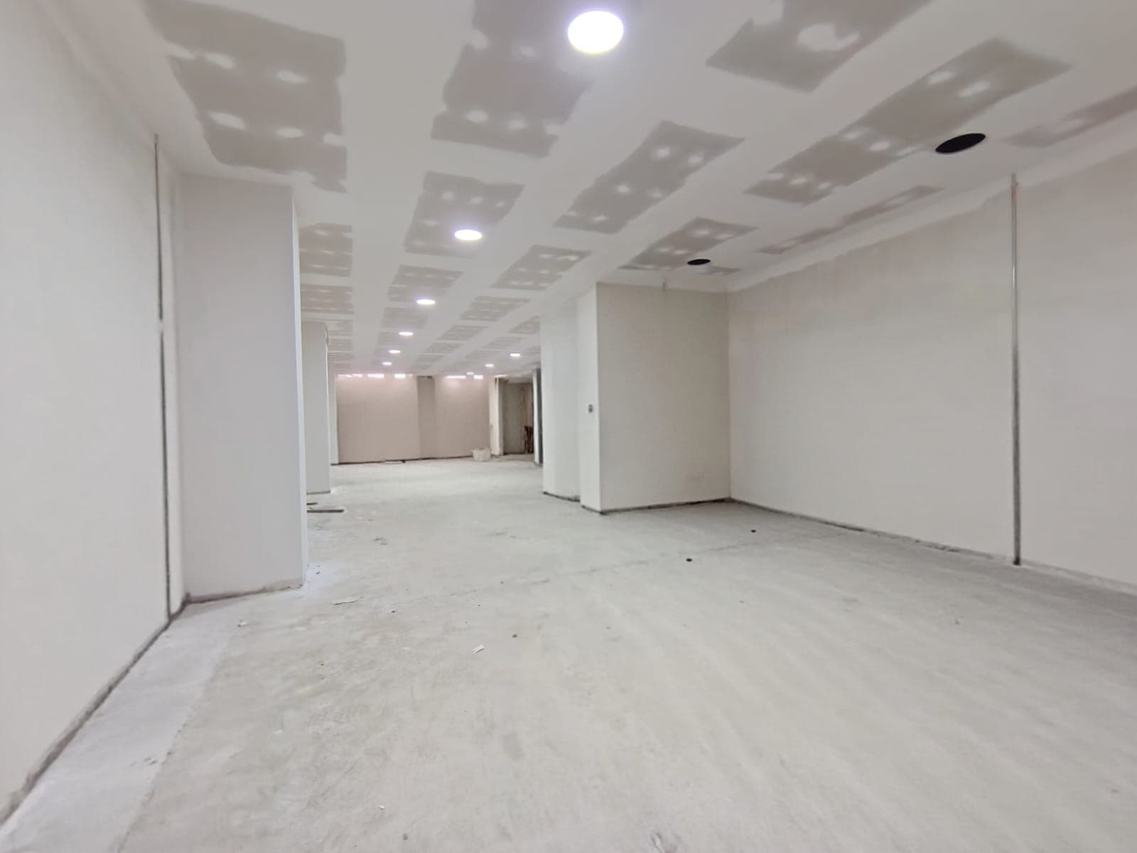 Bodega en arriendo en Laureles, Medellín — foto 5 de 16