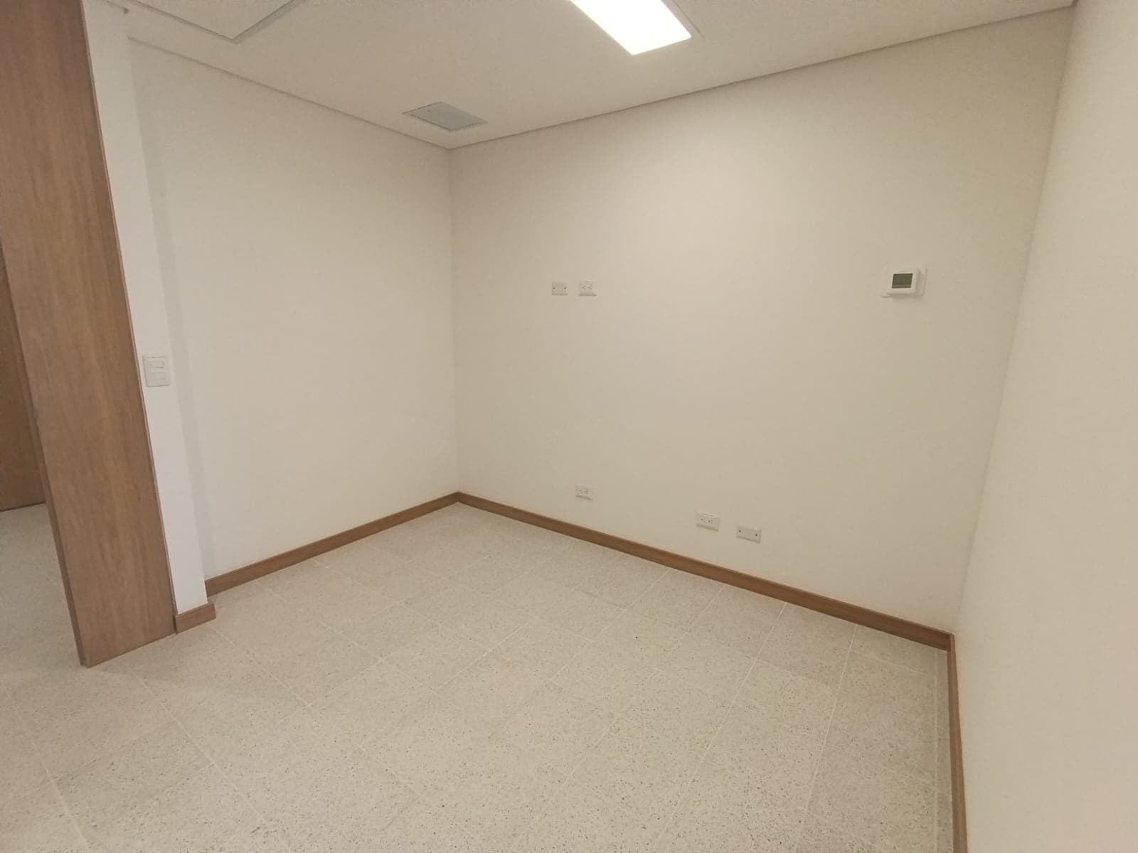 Consultorio en arriendo en Los Pinos, La America, Medellín — foto 4 de 13