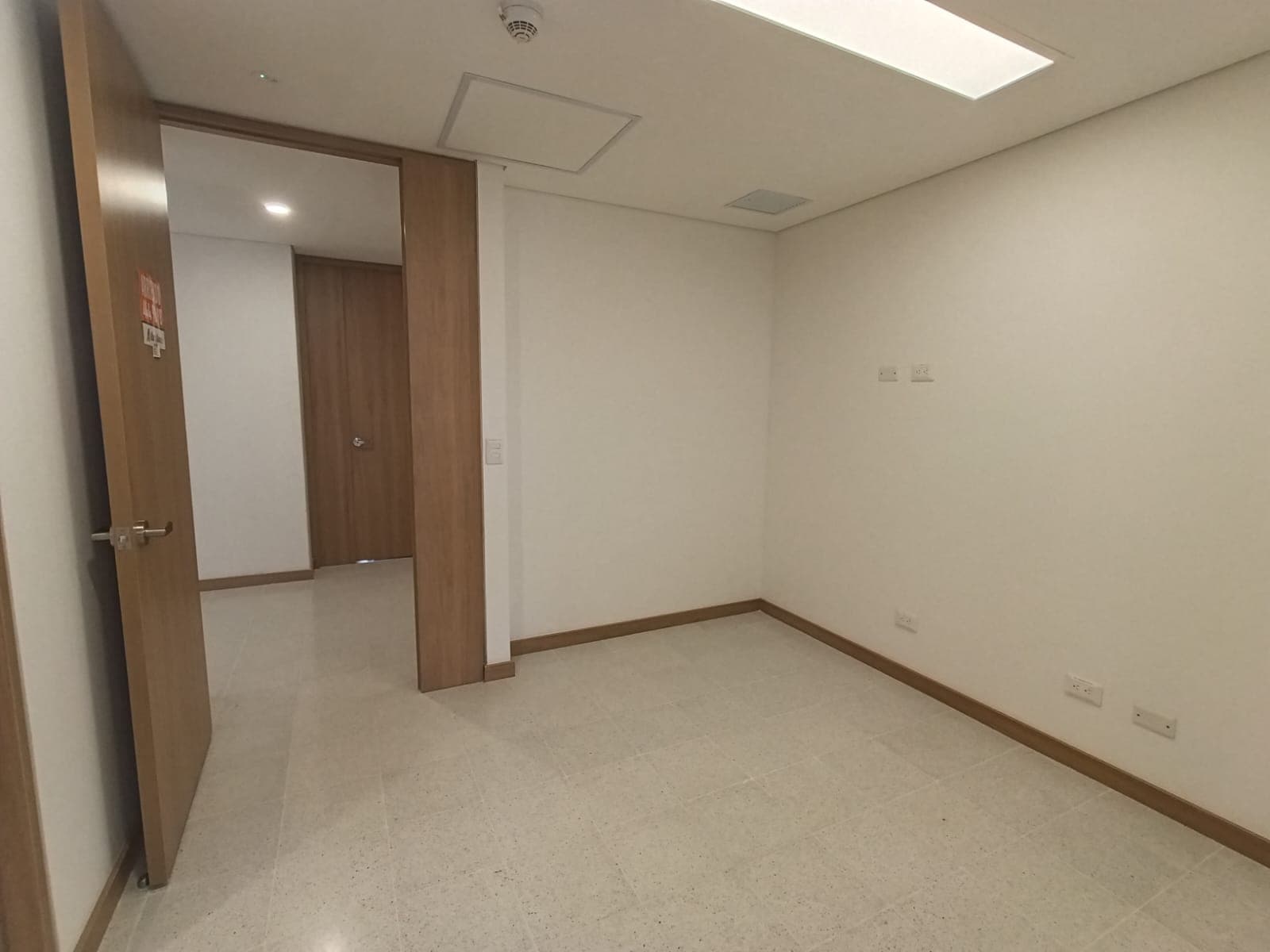 Consultorio en arriendo en Los Pinos, La America, Medellín — foto 5 de 13