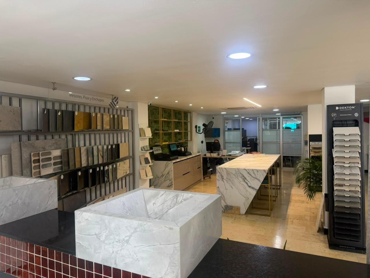 Local en arriendo en El Chagualo, Centro, Medellín — foto 4 de 10