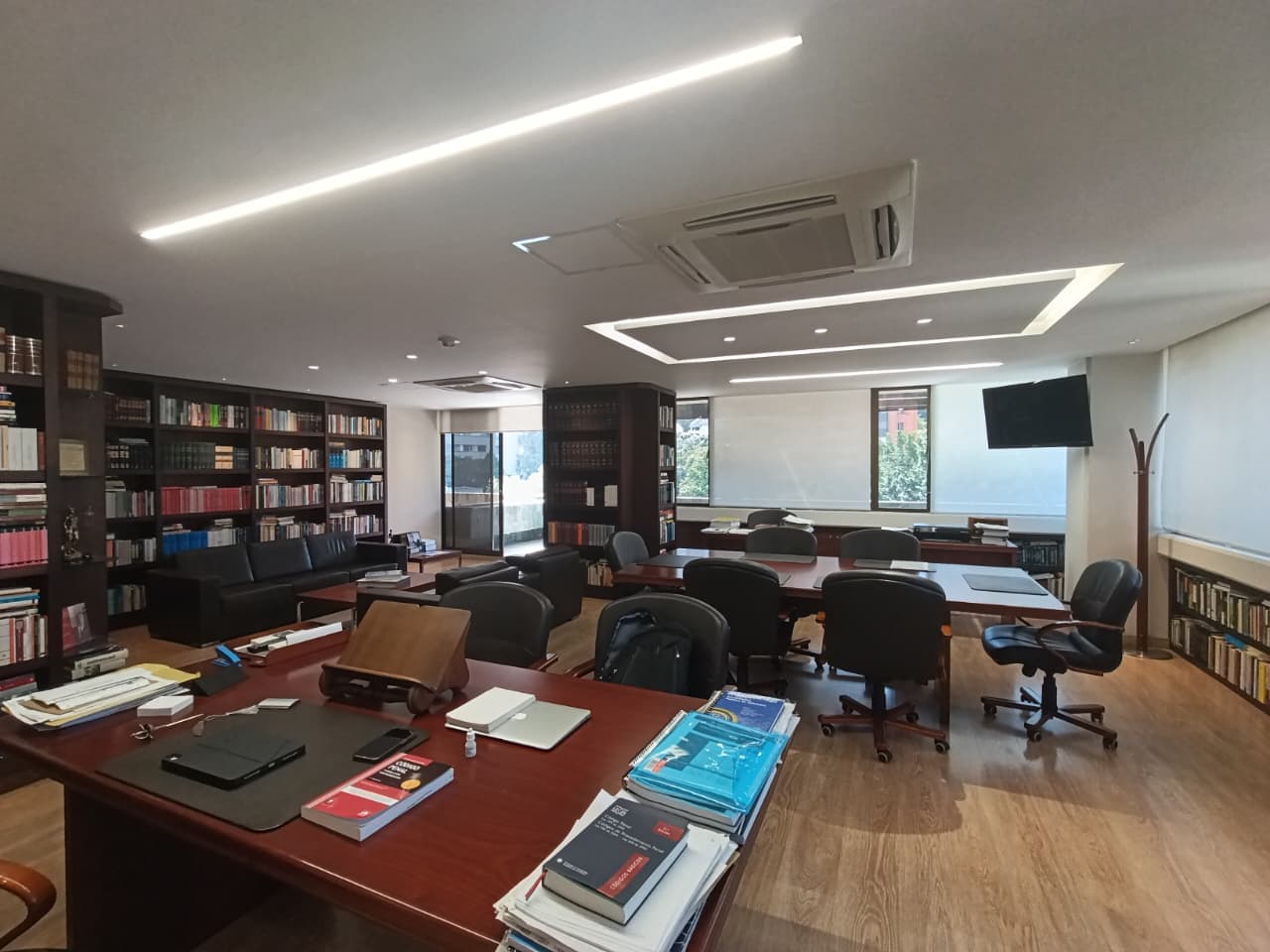 Oficina en arriendo en Castropol, El Poblado, Medellín — foto 1 de 13