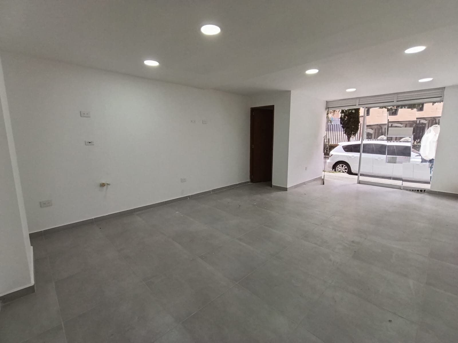 Local en arriendo en Suramérica La, La Estrella — foto 2 de 8