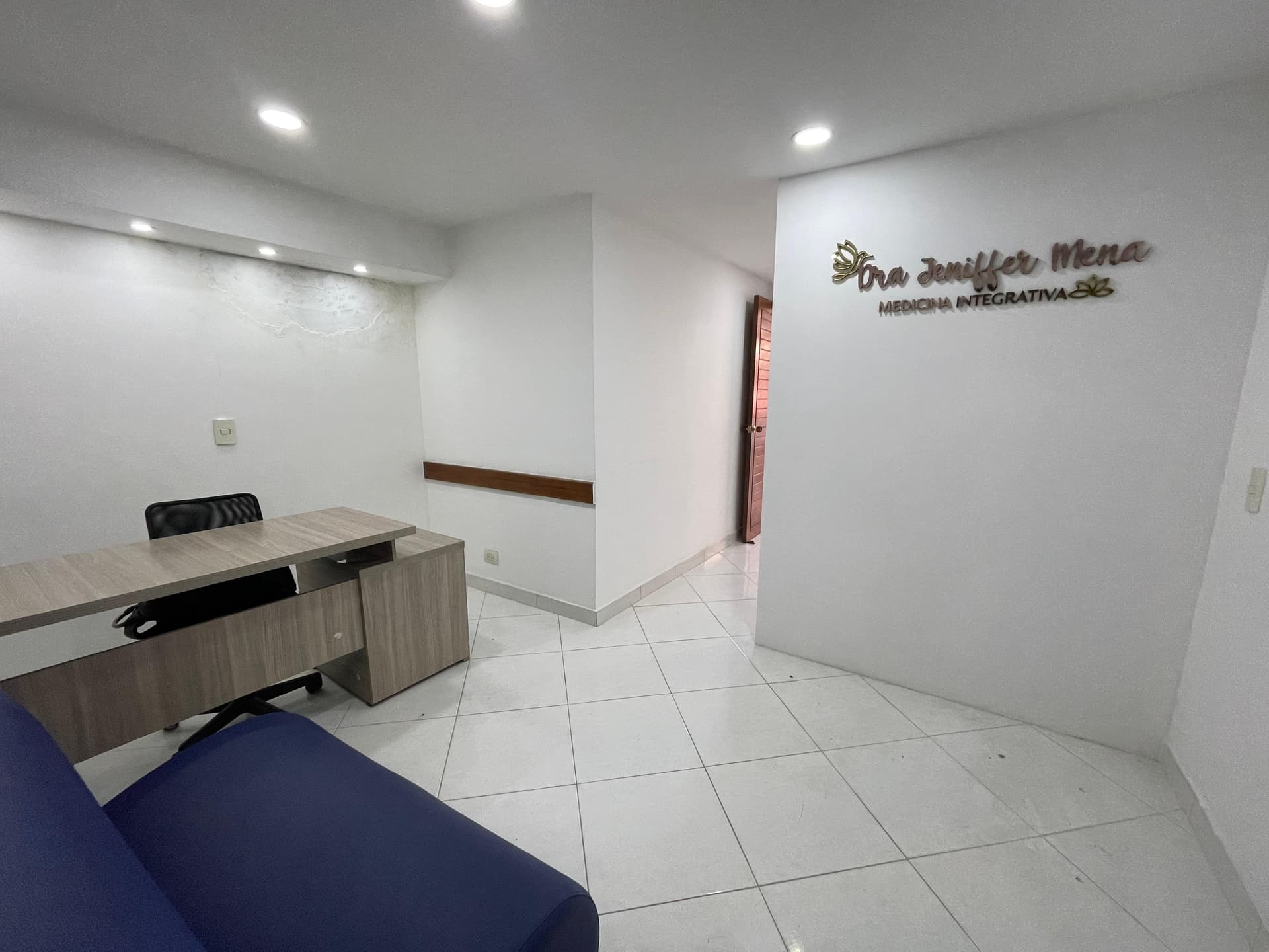 Consultorio en arriendo en La Candelaria, Centro, Medellín — foto 1 de 13