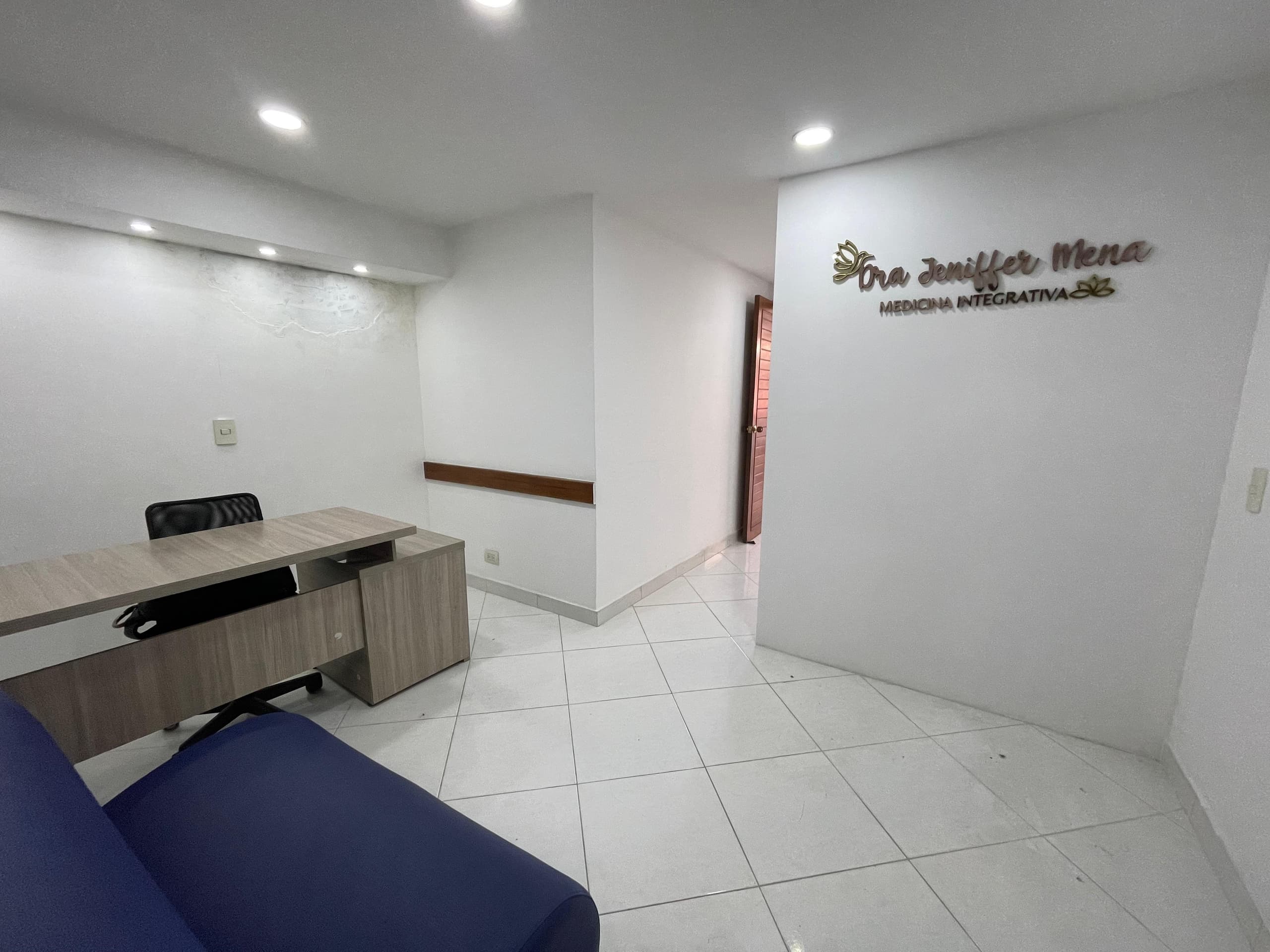 Consultorio en arriendo en La Candelaria, Centro, Medellín — foto 1 de 13
