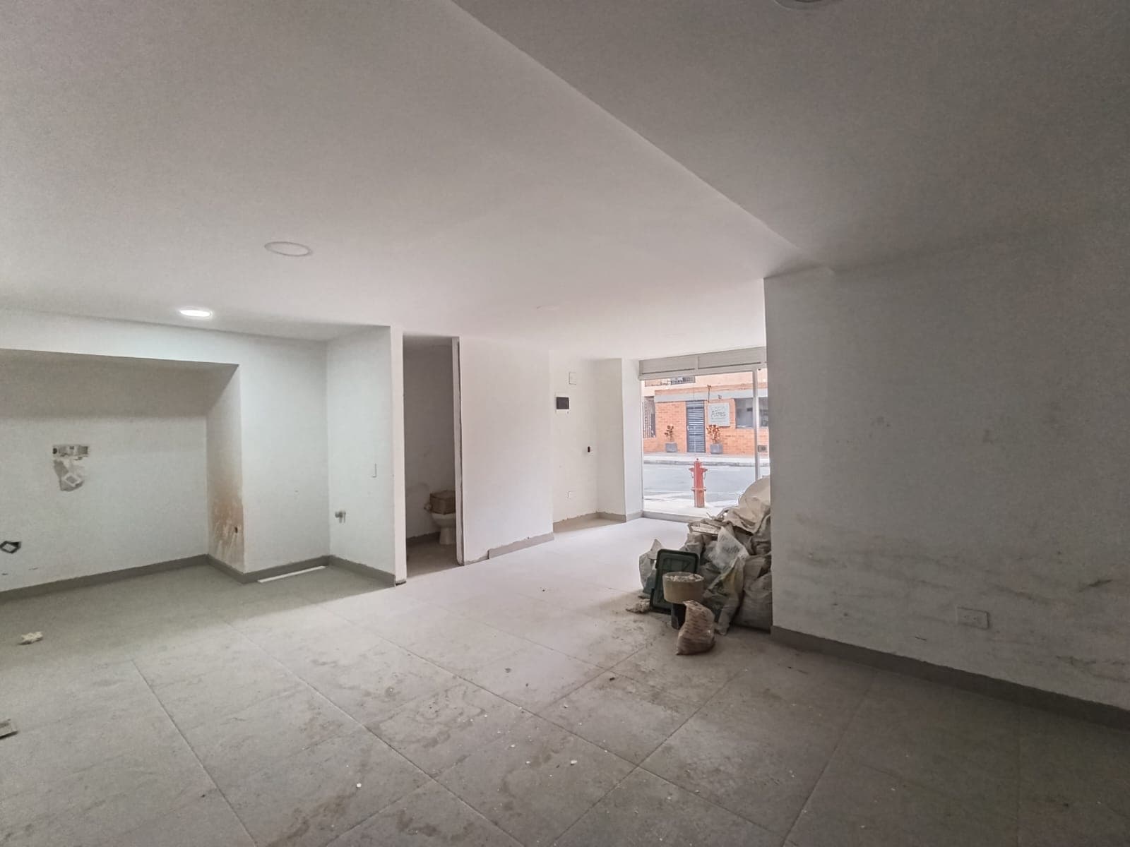 Local en arriendo en Suramérica, Itagui — foto 2 de 10