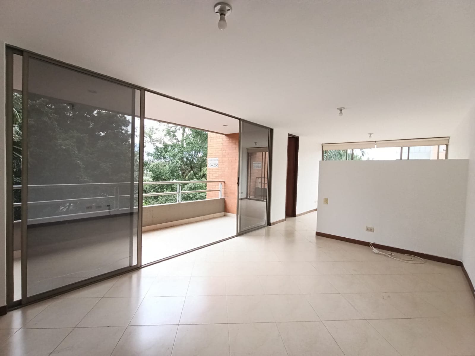Apartamento en arriendo en Patio Bonito, El Poblado, Medellín — foto 4 de 12