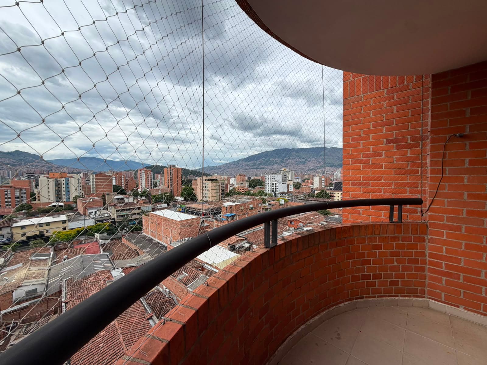 Apartamento en arriendo en Laureles, Medellín — foto 2 de 20