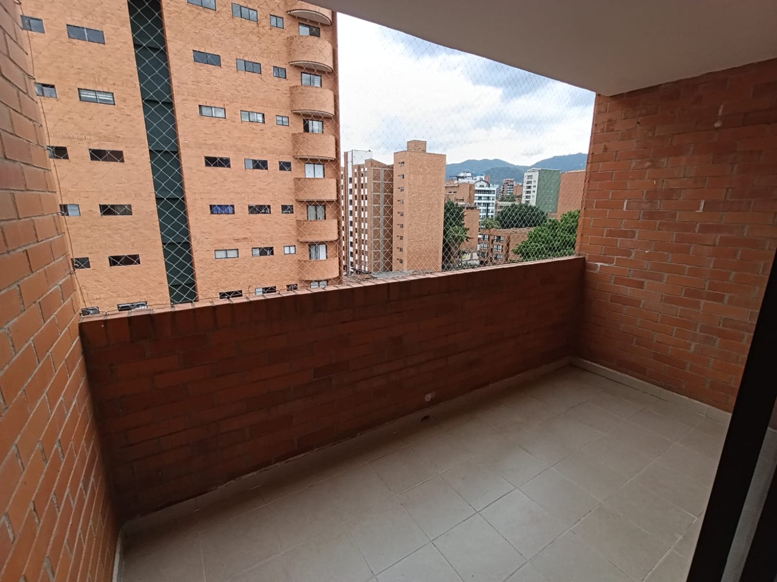 Apartamento en arriendo en Laureles, Medellín — foto 3 de 20