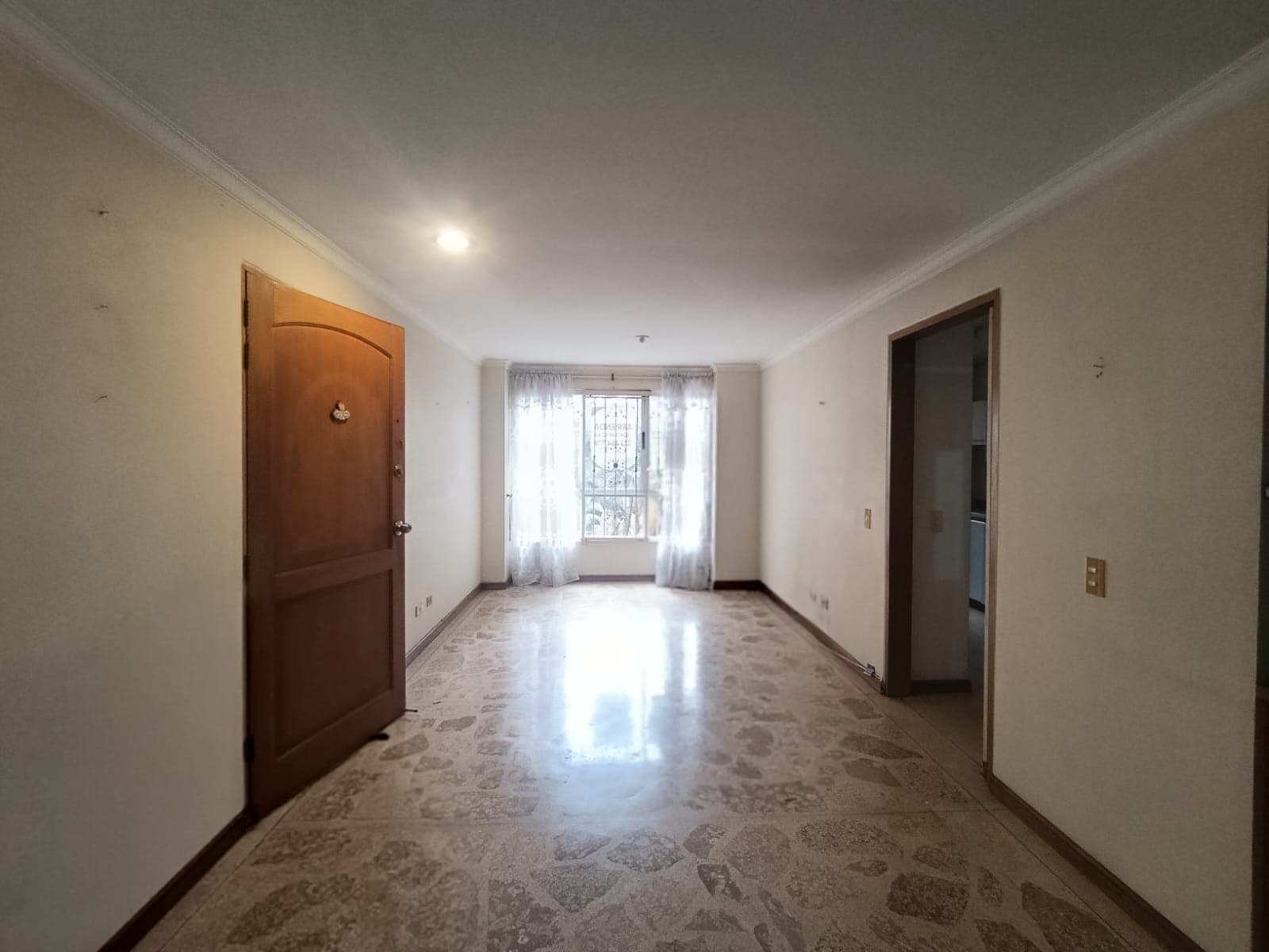 Apartamento en arriendo en Laureles, Medellín — foto 2 de 17
