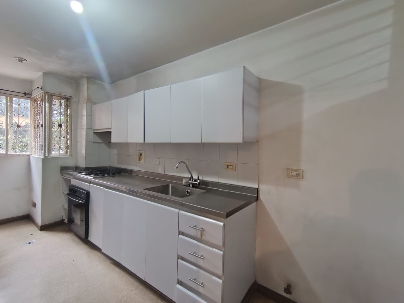 Apartamento en arriendo en Laureles, Medellín — foto 3 de 17