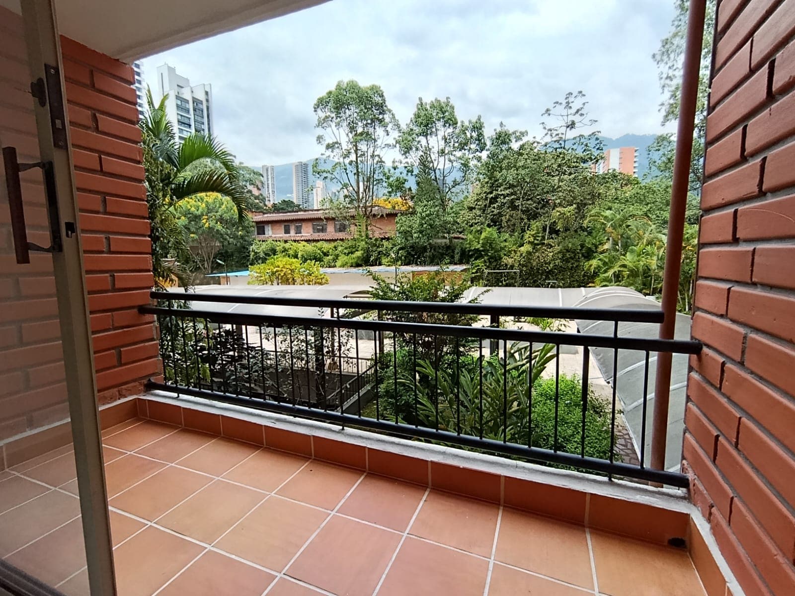 Apartamento en arriendo en San Lucas, El Poblado, Medellín — foto 1 de 14