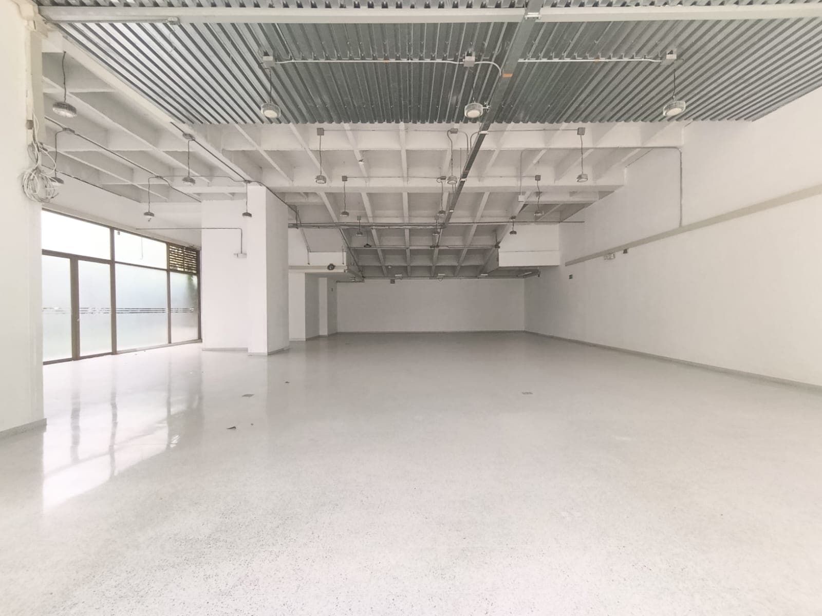 Local en arriendo en Zuñiga, Envigado — foto 1 de 9