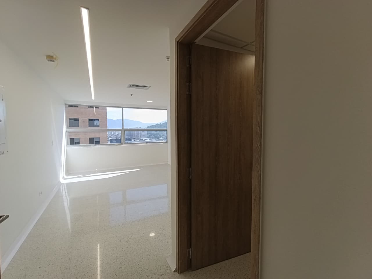 Consultorio en arriendo en Ciudad Del Rio, El Poblado, Medellín — foto 1 de 10