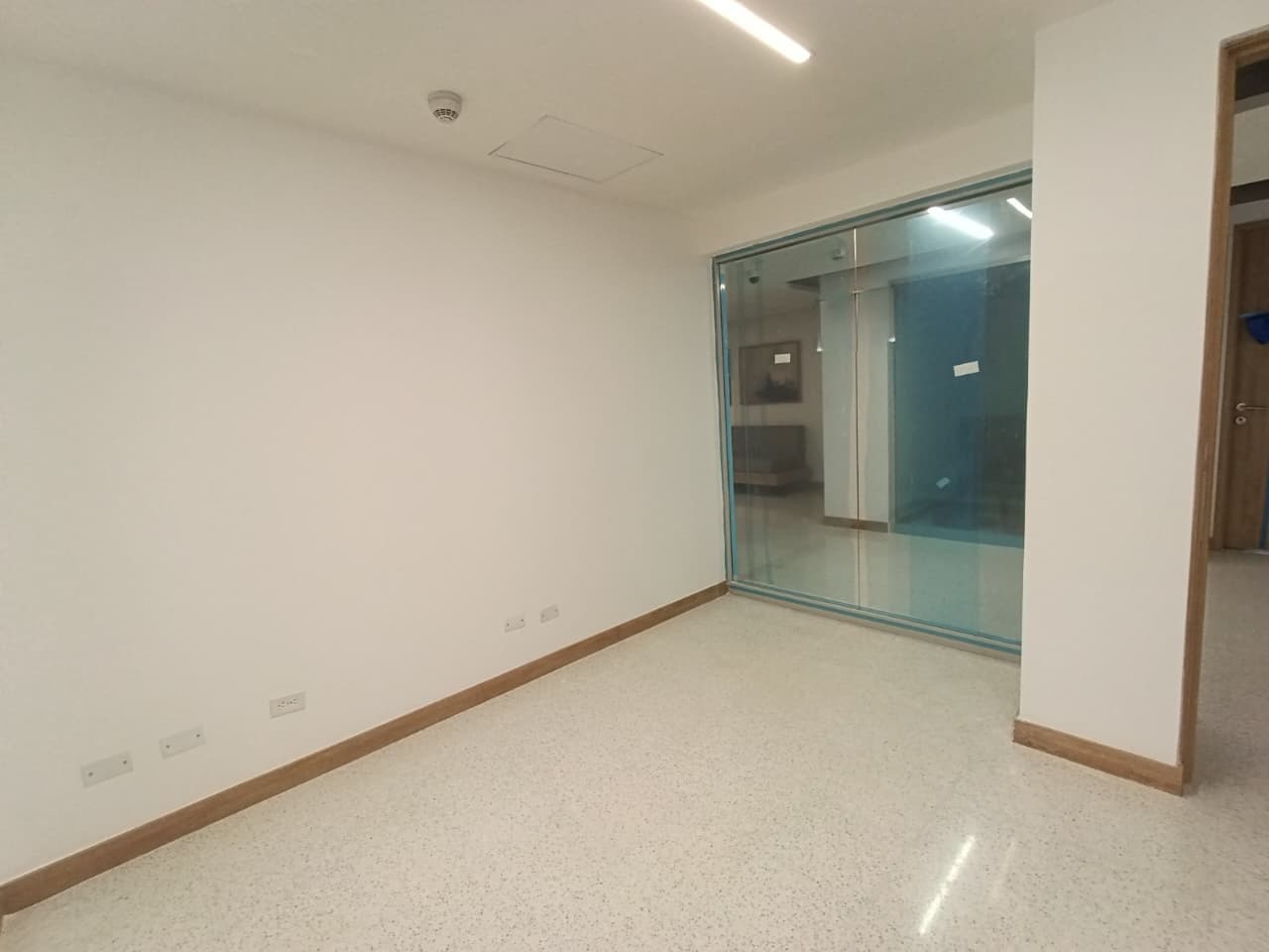 Consultorio en arriendo en Ciudad Del Rio, El Poblado, Medellín — foto 2 de 10