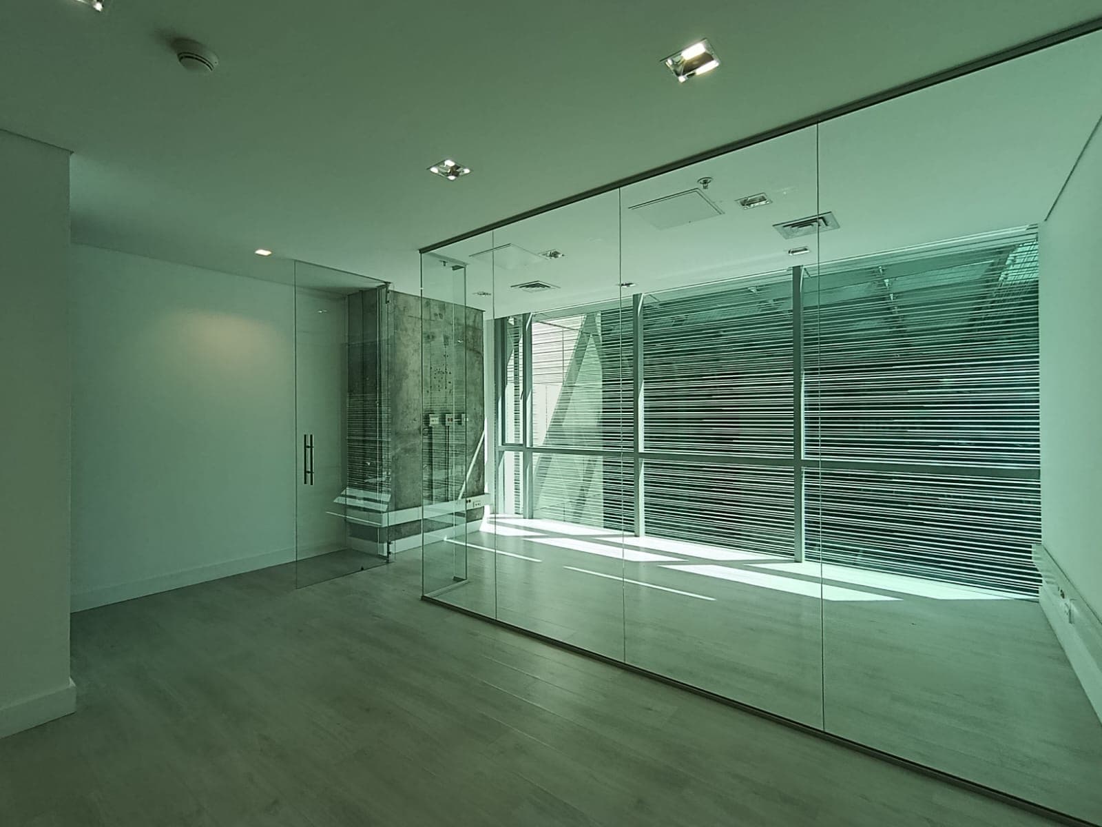 Oficina en arriendo en Milla De Oro, El Poblado, Medellín — foto 1 de 8